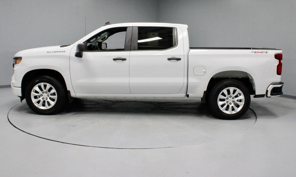 Used 2023 Chevrolet Silverado 1500 Custom AWD/4WD image 7