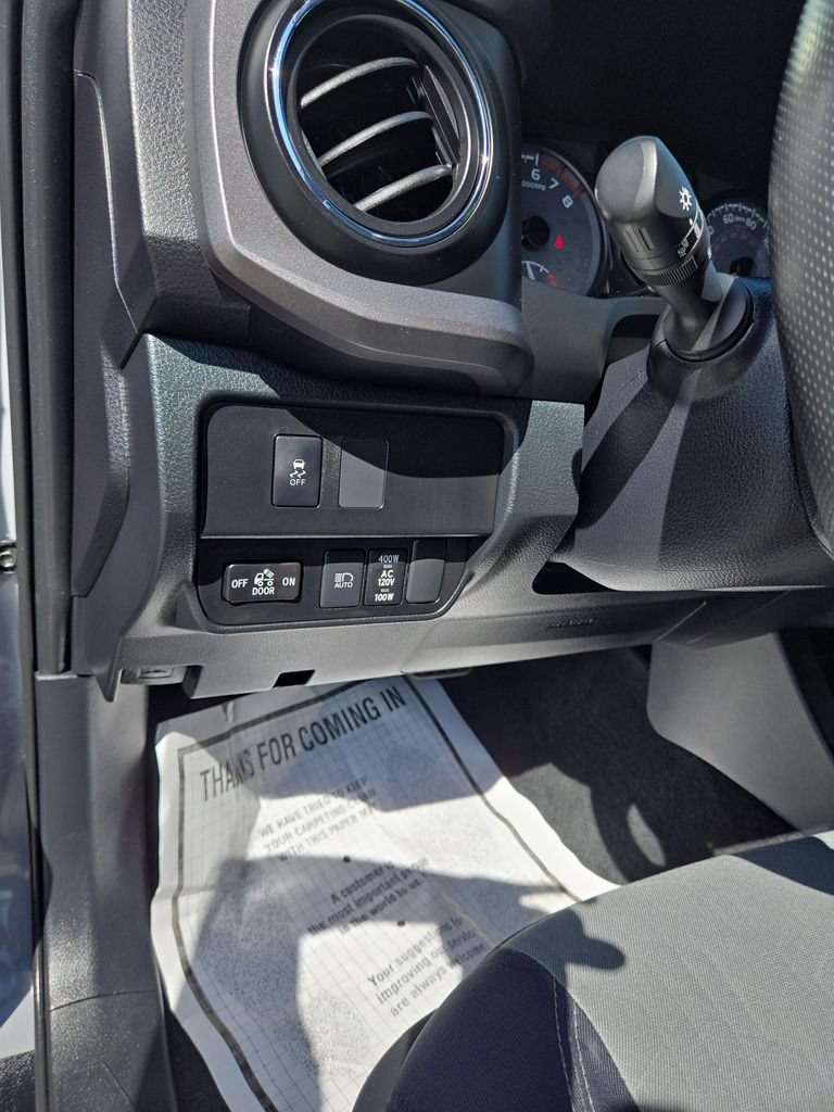 Used 2021 Toyota Tacoma TRD Off-Road AWD/4WD image 17