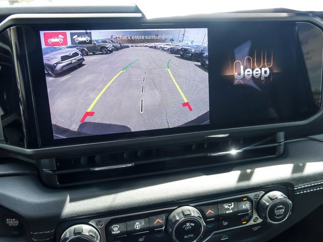 Used 2024 Jeep Wrangler Unlimited Sahara w/ Technology Group AWD/4WD image 23