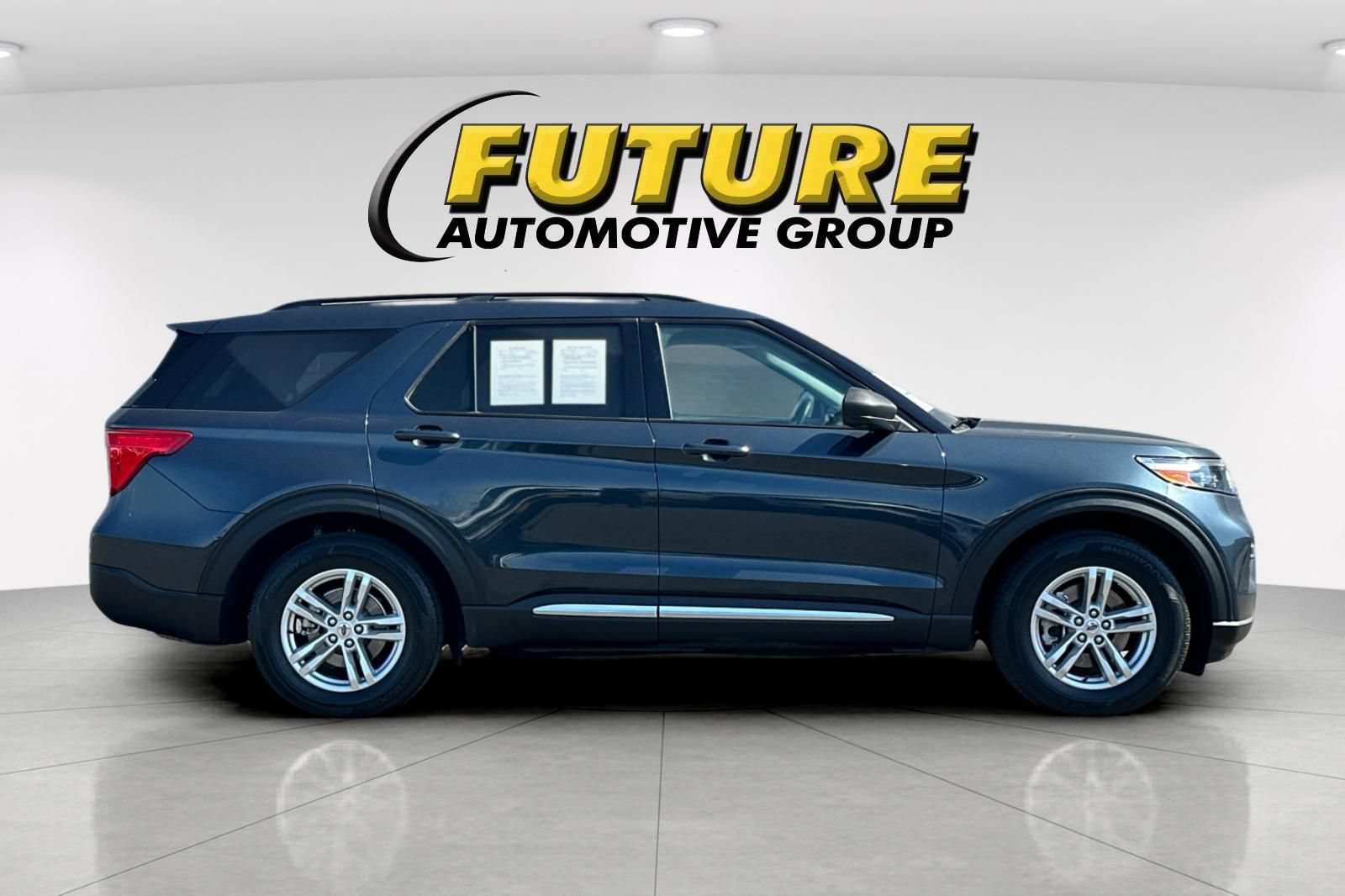 Certified 2022 Ford Explorer XLT w/ Equipment Group 202A RWD image 2