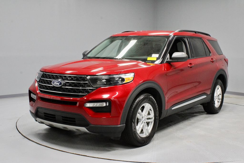 Certified 2023 Ford Explorer XLT w/ Equipment Group 202A AWD/4WD image 8