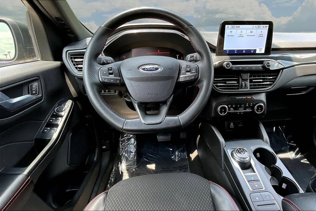 Certified 2025 Ford Escape ST-Line FWD image 10