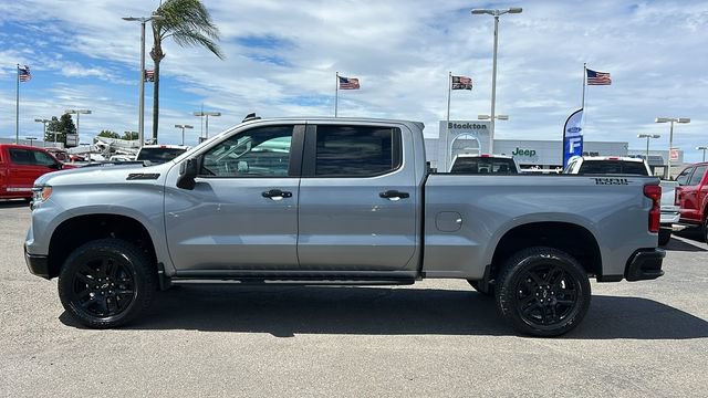 Used 2025 Chevrolet Silverado 1500 LT Trail Boss w/ Convenience Package II AWD/4WD image 7