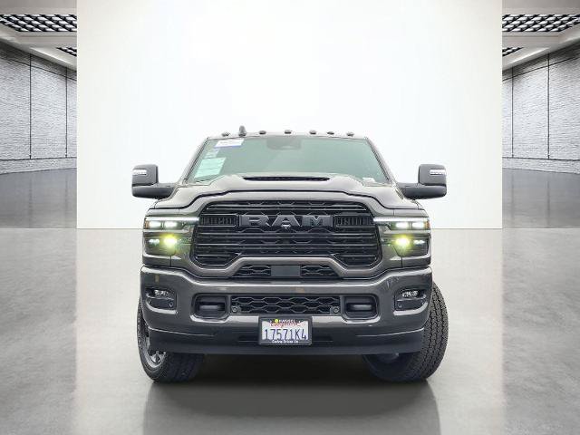 Used 2025 RAM 3500 Laramie AWD/4WD image 4