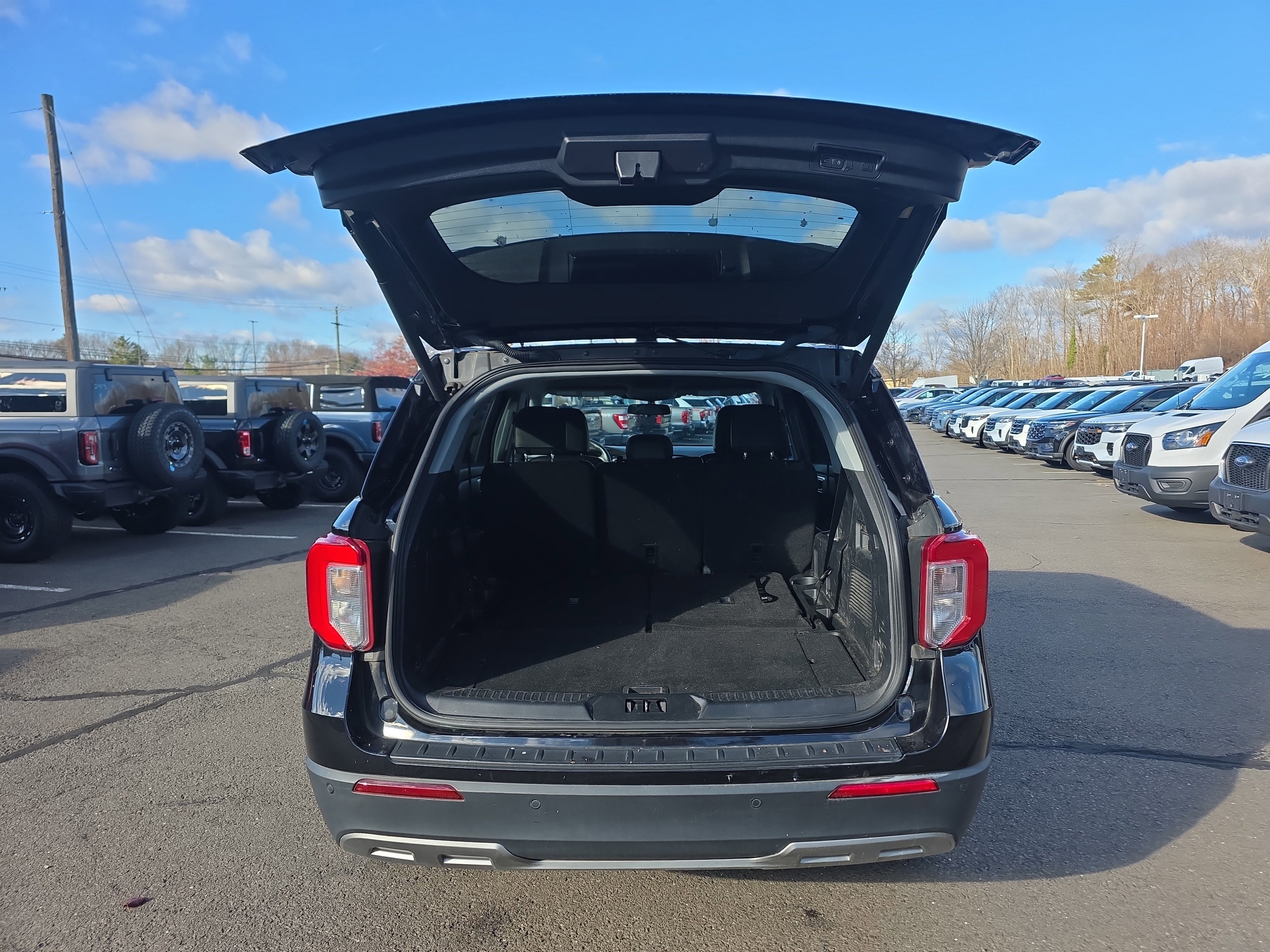 Certified 2022 Ford Explorer XLT w/ Equipment Group 202A image 17