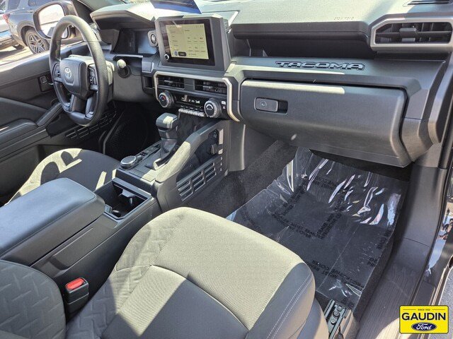 Used 2024 Toyota Tacoma SR w/ SR Upgrade Package AWD/4WD image 17
