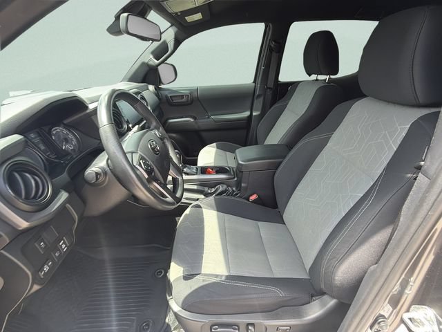 Used 2021 Toyota Tacoma TRD Sport w/ Technology Package RWD image 17