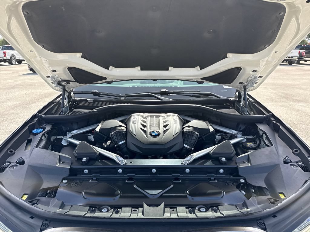 Used 2020 BMW X7 M50i AWD/4WD image 31