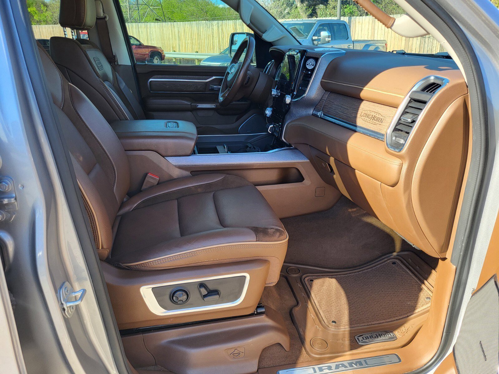 Used 2024 RAM 1500 Limited image 12