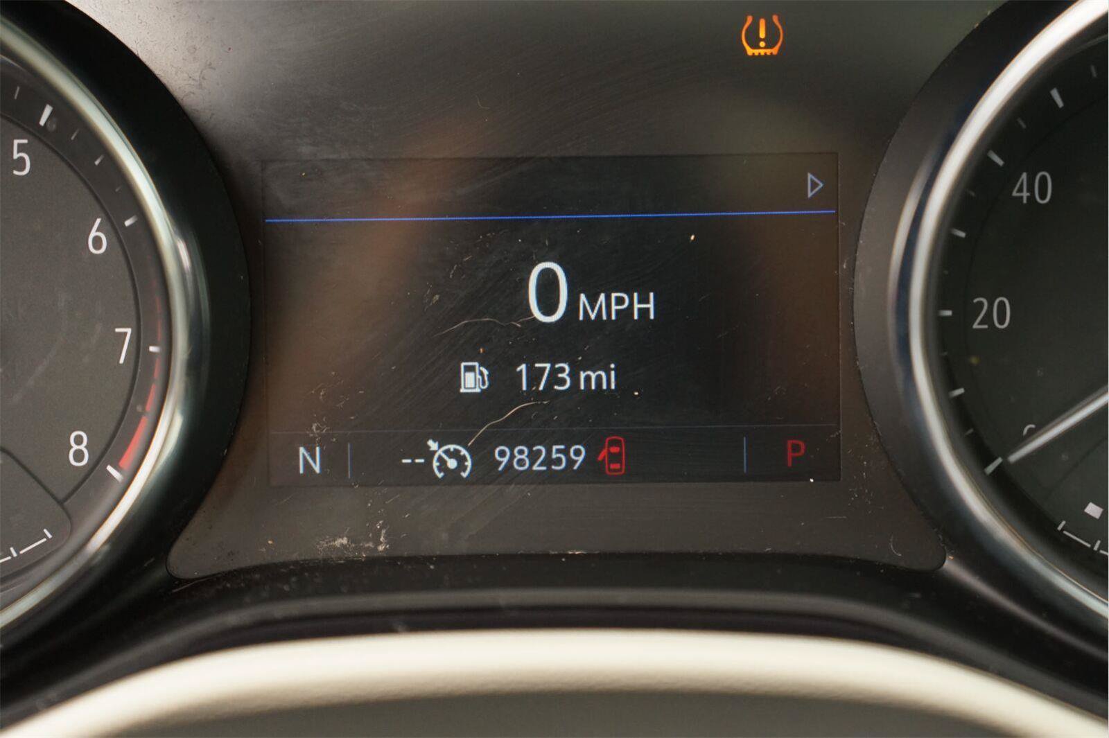 Used 2021 Buick Encore GX Essence w/ Experience Buick Package FWD image 26