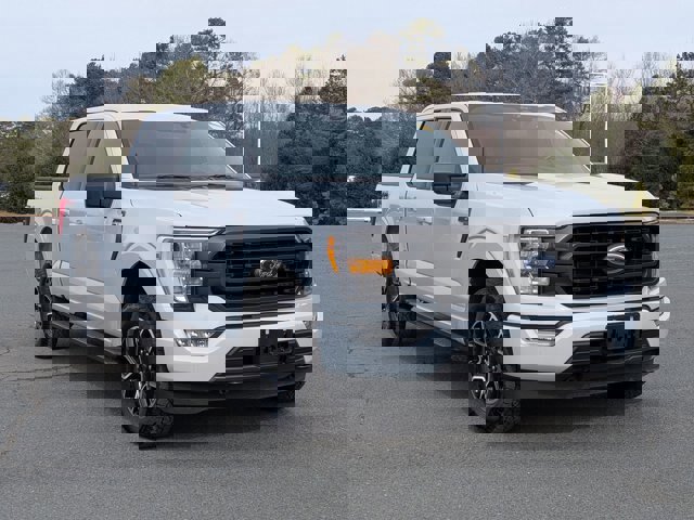 Certified 2022 Ford F150 XLT w/ Equipment Group 302A High image 8