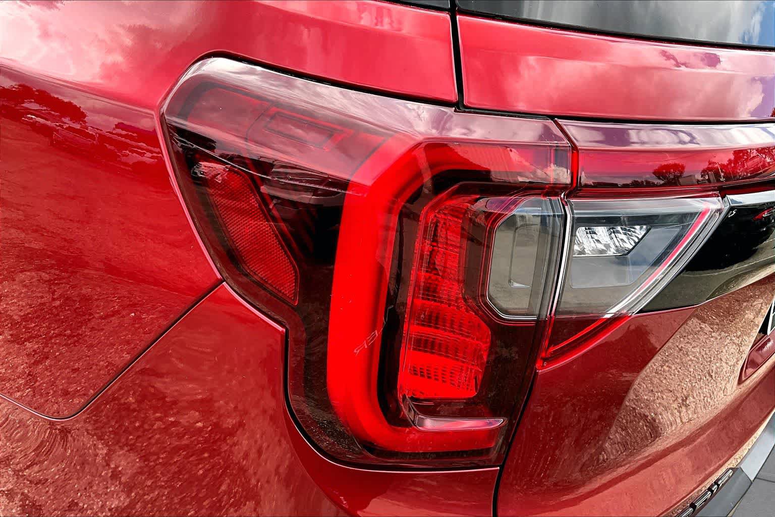 Used 2021 GMC Acadia SLT w/ Elevation Edition FWD image 28