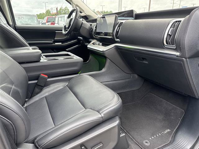 Certified 2025 Ford Expedition Platinum AWD/4WD image 22