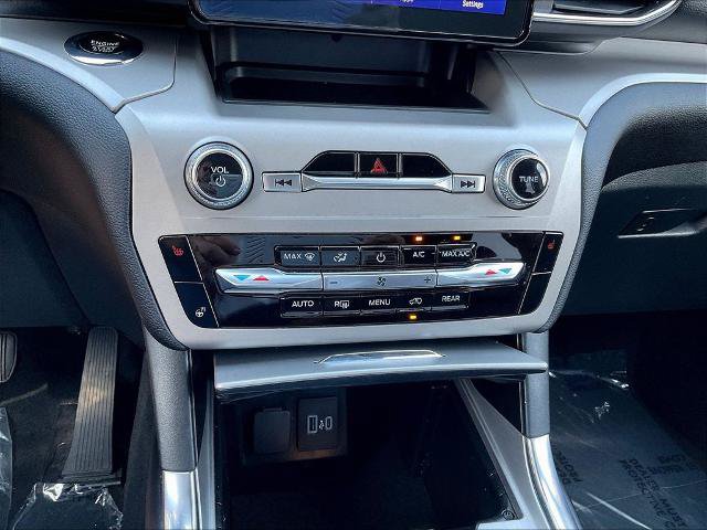 Certified 2023 Ford Explorer XLT w/ Equipment Group 202A AWD/4WD image 15