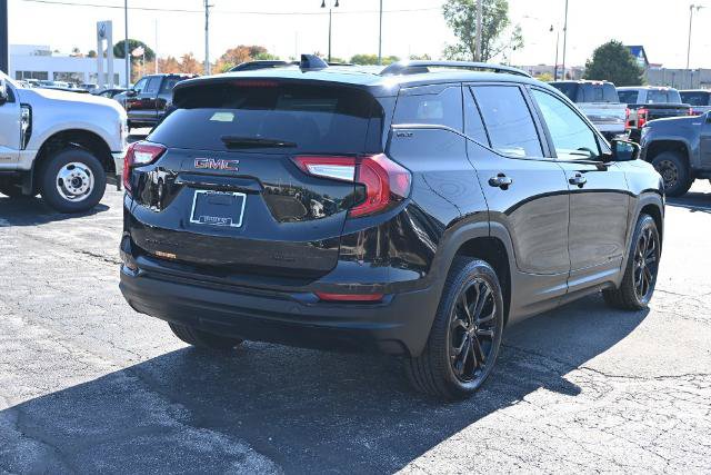 Used 2022 GMC Terrain SLE w/ Driver Convenience Package AWD/4WD image 9