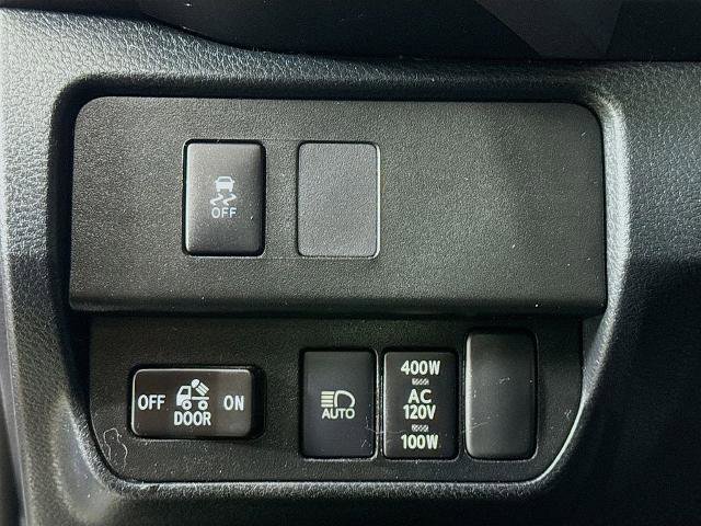 Used 2020 Toyota Tacoma TRD Off-Road w/ Technology Package AWD/4WD image 10