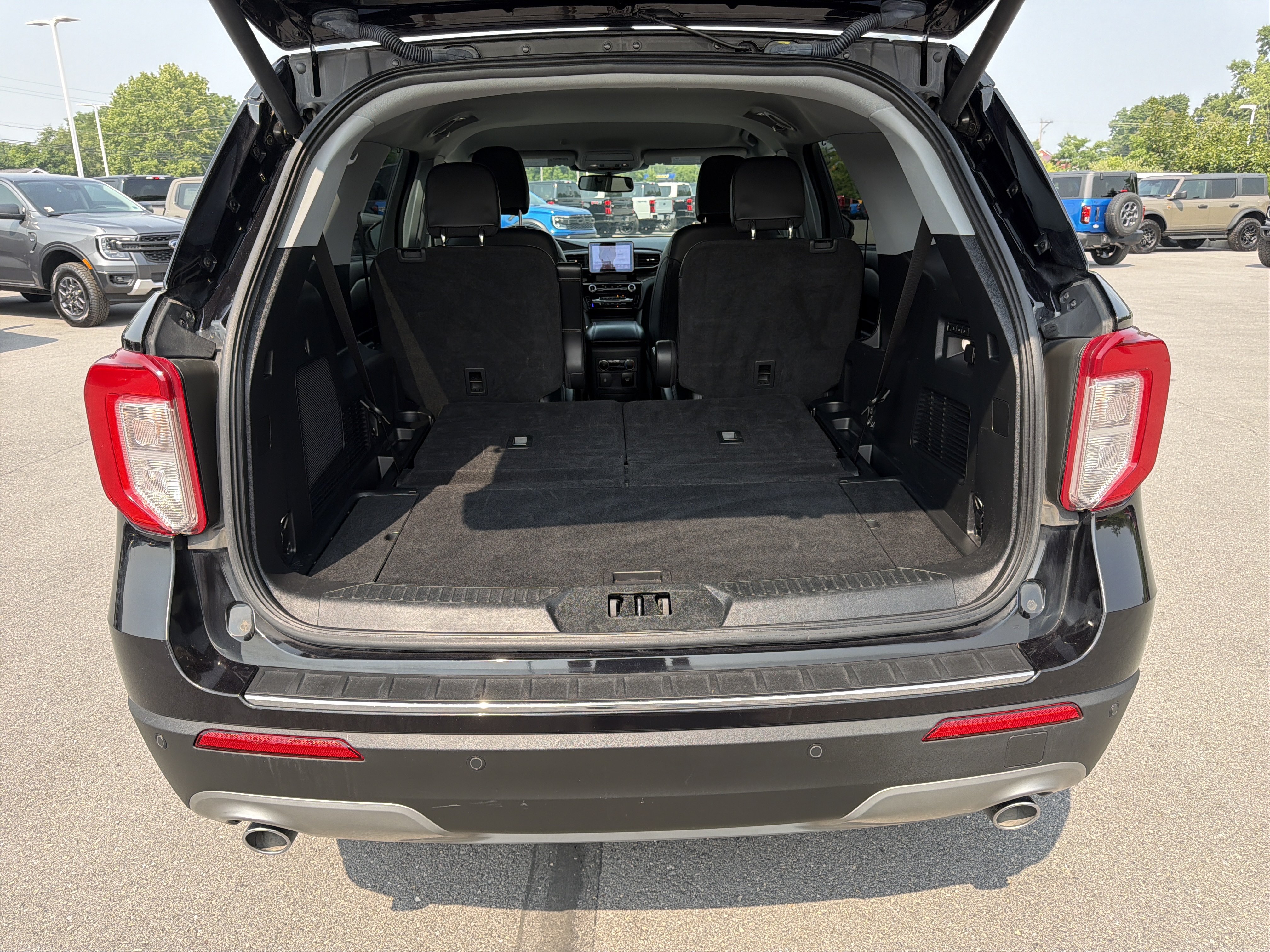 Certified 2023 Ford Explorer Limited w/ Equipment Group 301A AWD/4WD image 6