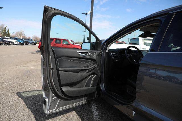 Certified 2022 Ford Edge Titanium image 17