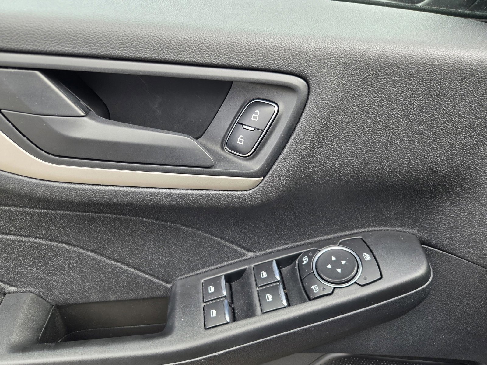 Certified 2022 Ford Escape SE w/ SE Sport Appearance Package image 19