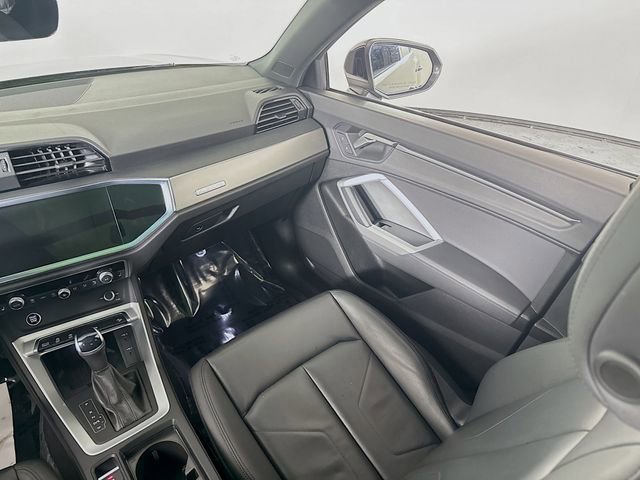 Used 2024 Audi Q3 2.0T Premium image 23