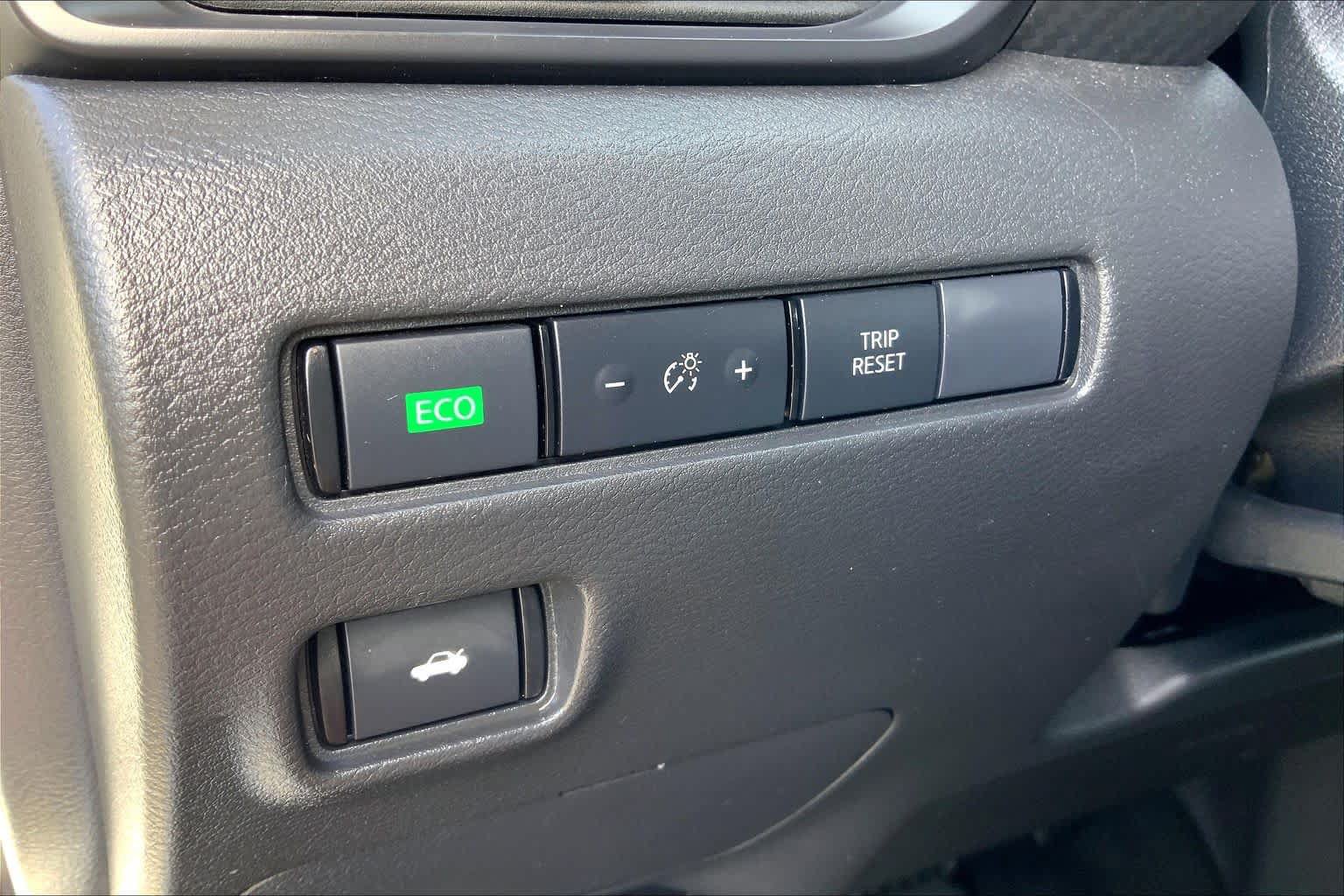 Used 2025 Nissan Sentra S FWD image 35