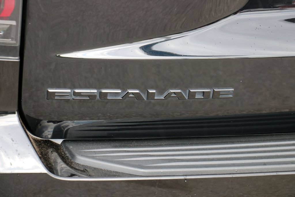 Used 2023 Cadillac Escalade Sport w/ LPO, ONYX Package AWD/4WD image 8