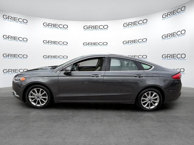 Certified 2017 Ford Fusion SE w/ Fusion SE Technology Package FWD image 4