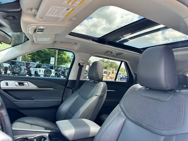Certified 2025 Ford Explorer Active w/ Active Comfort Package AWD/4WD image 35
