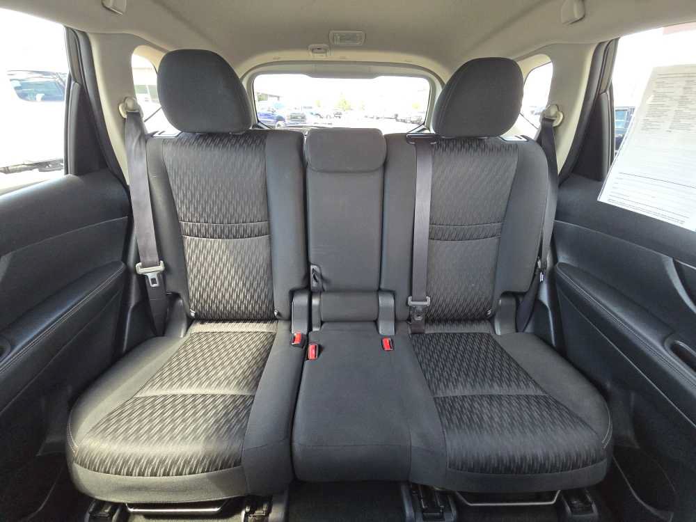 Used 2018 Nissan Rogue SV AWD/4WD image 17