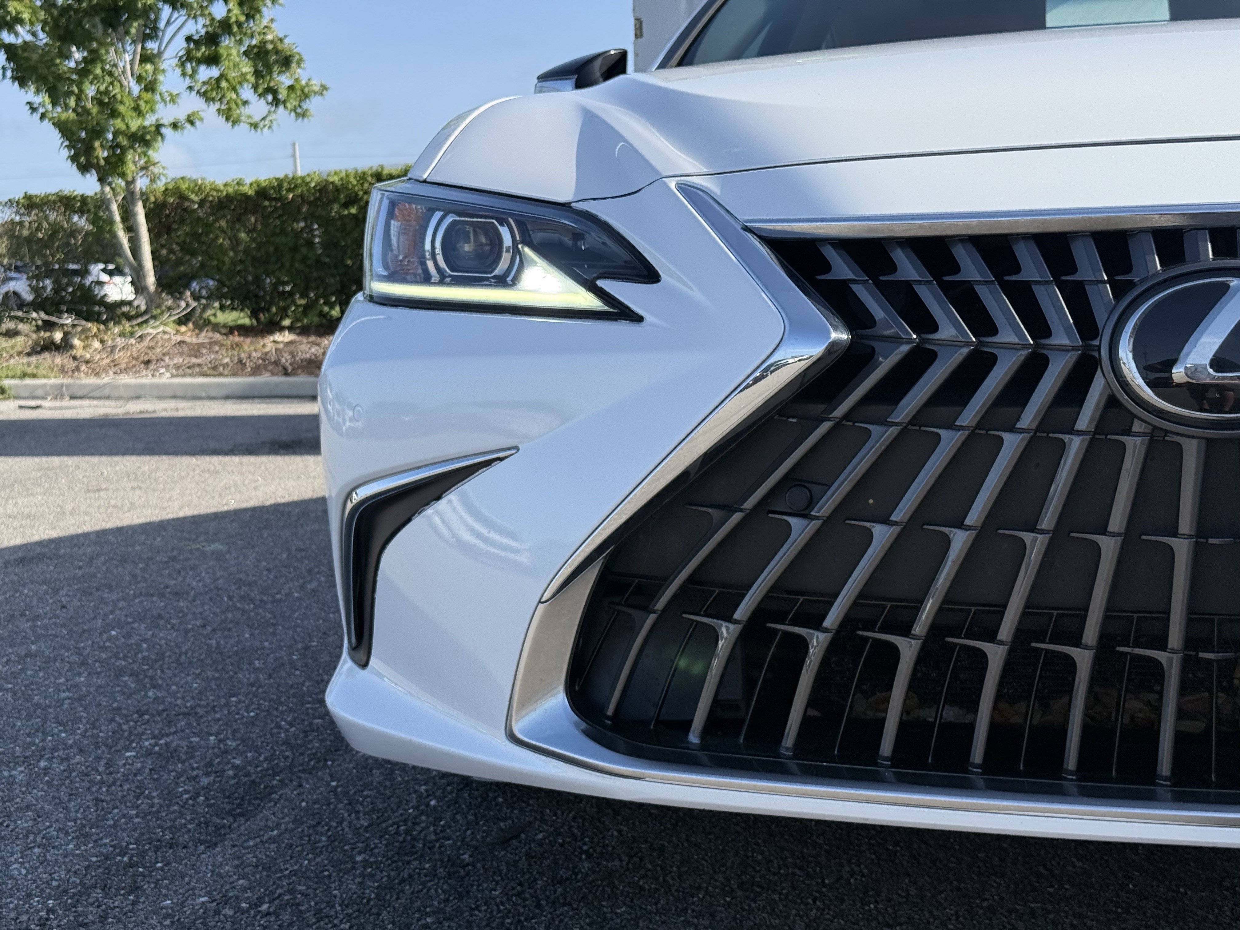 Used 2022 Lexus ES 350 w/ Premium Package FWD image 9