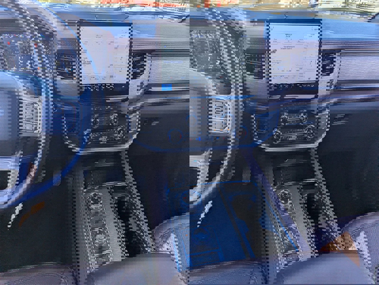 Certified 2024 Ford Expedition Limited image 18