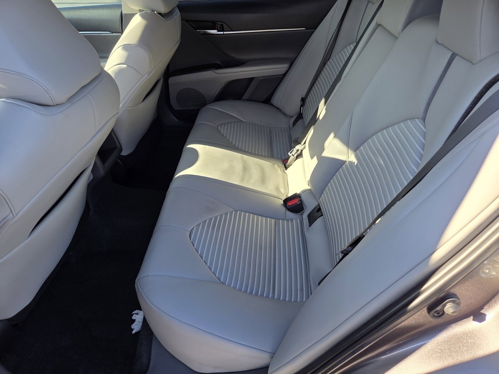 Used 2024 Toyota Camry SE image 11