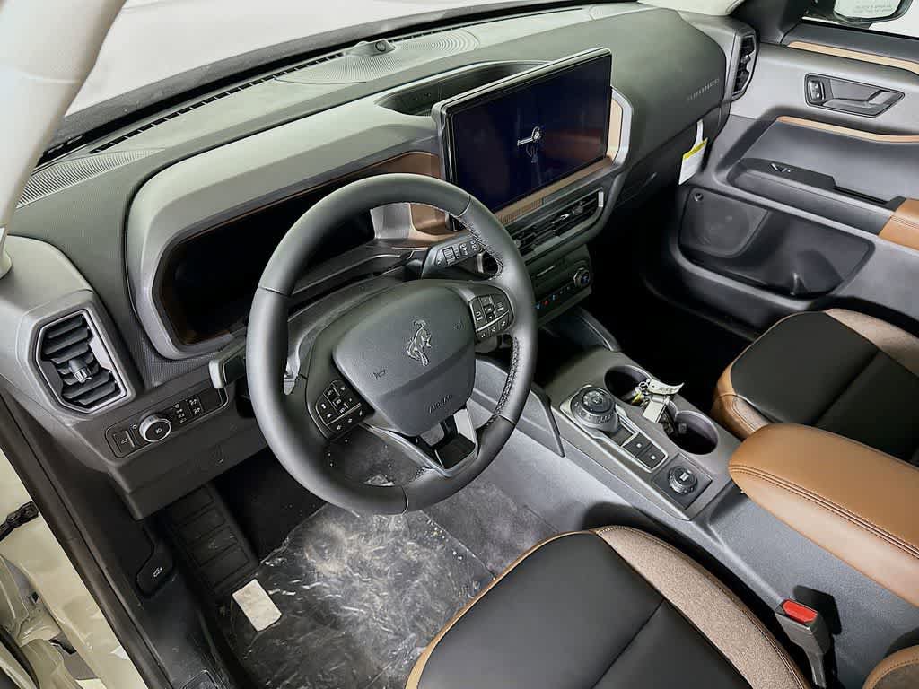 Certified 2025 Ford Bronco Sport Outer Banks w/ Outer Banks Tech Package+ AWD/4WD image 2