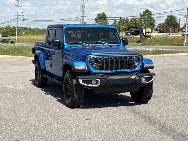 Used 2024 Jeep Gladiator Sport AWD/4WD image 3