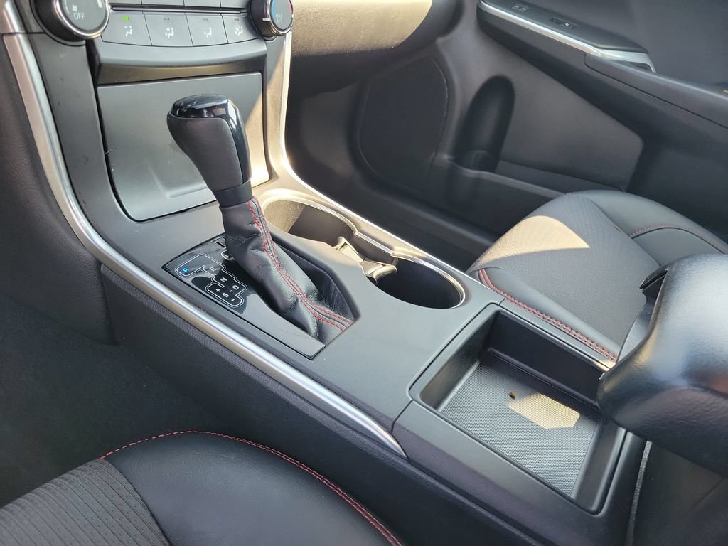 Used 2017 Toyota Camry SE w/ Moonroof Package FWD image 29