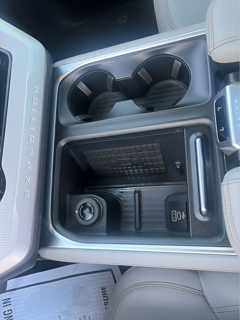 Certified 2025 Ford Expedition Max Active AWD/4WD image 5