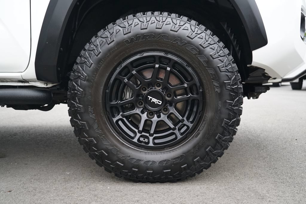Used 2021 Toyota Tacoma TRD Off-Road AWD/4WD image 29