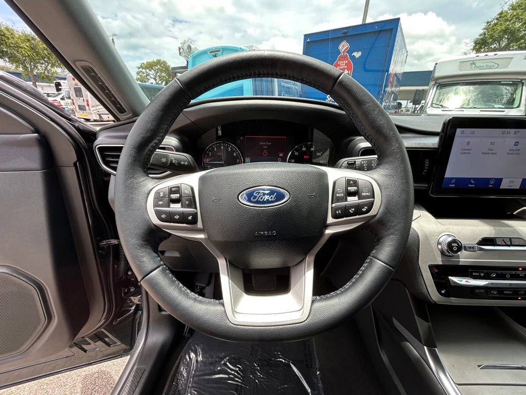 Certified 2023 Ford Explorer XLT w/ Equipment Group 202A RWD image 16