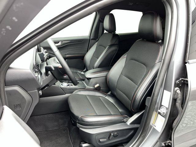 Certified 2025 Ford Escape ST-Line AWD/4WD image 9