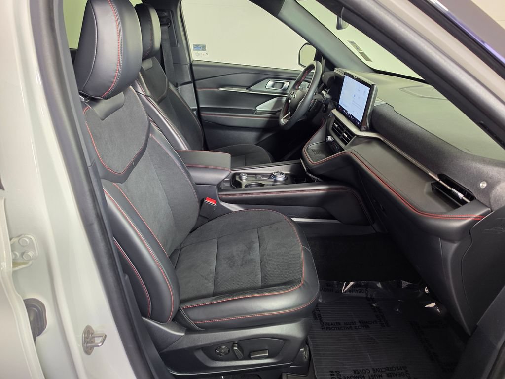 Certified 2025 Ford Explorer ST AWD/4WD image 11