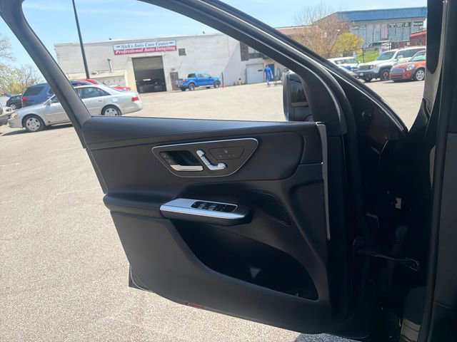 Used 2024 Mercedes-Benz GLC 300 4MATIC image 33