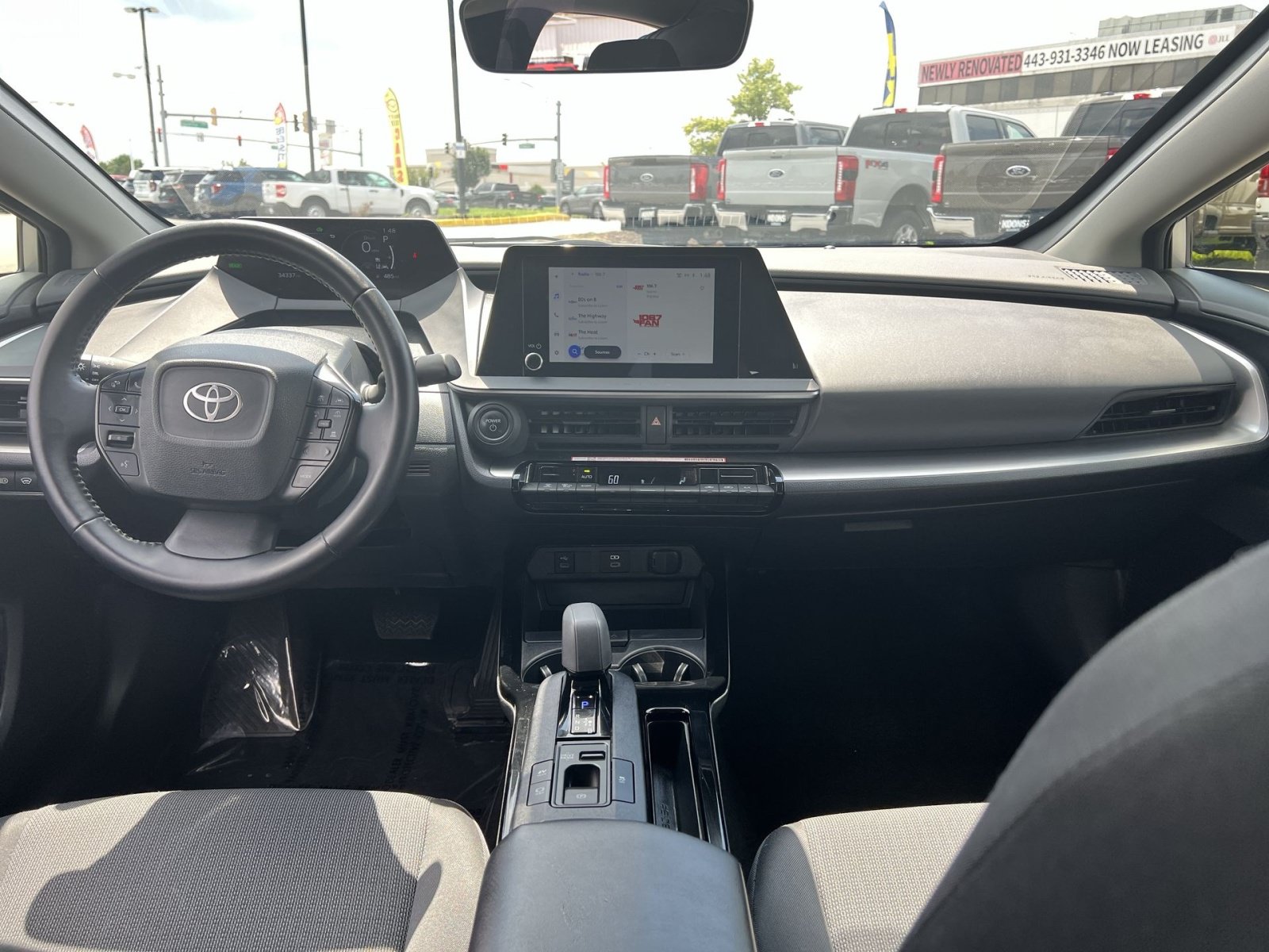 Used 2025 Toyota Prius LE AWD/4WD image 22