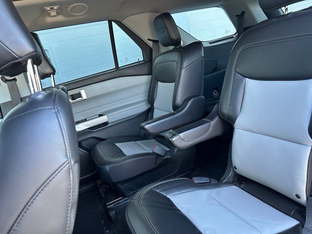 Certified 2022 Ford Explorer XLT w/ Equipment Group 202A AWD/4WD image 9