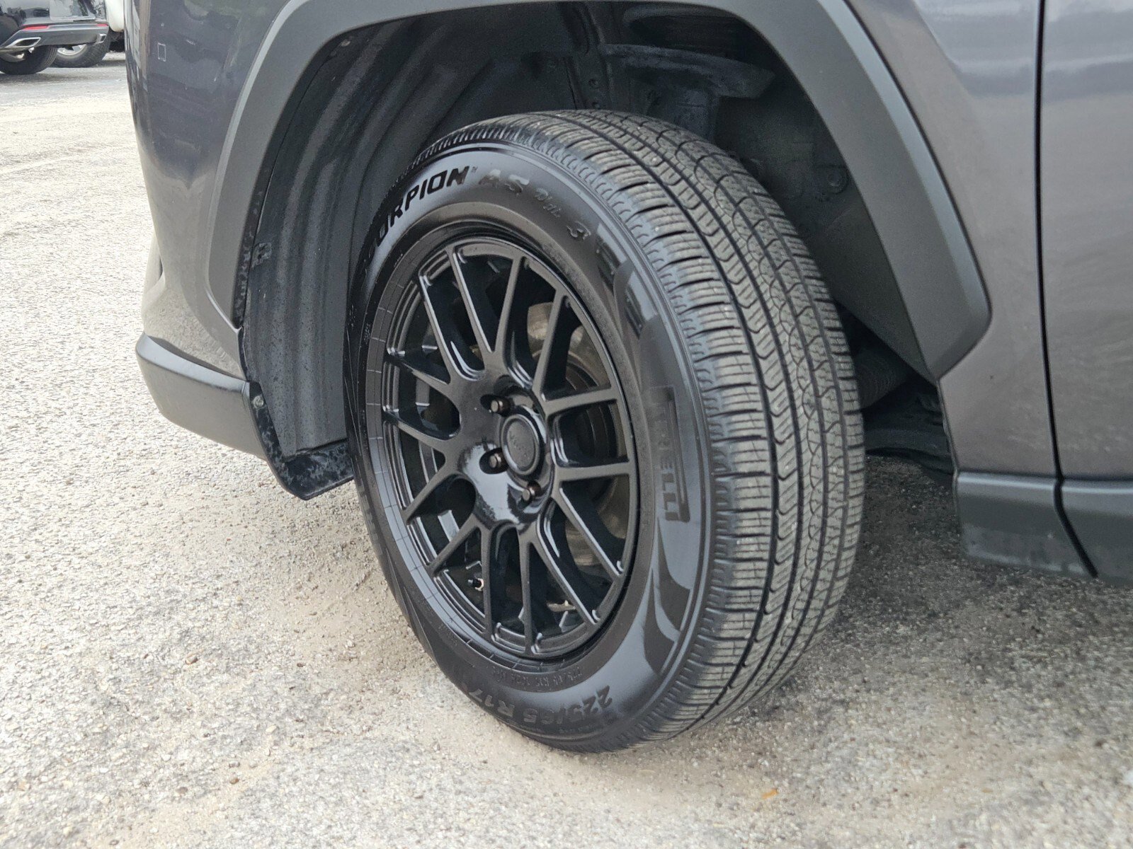 Used 2022 Toyota RAV4 LE image 32