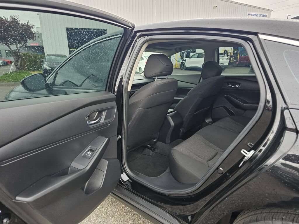 Used 2023 Honda Accord EX image 11