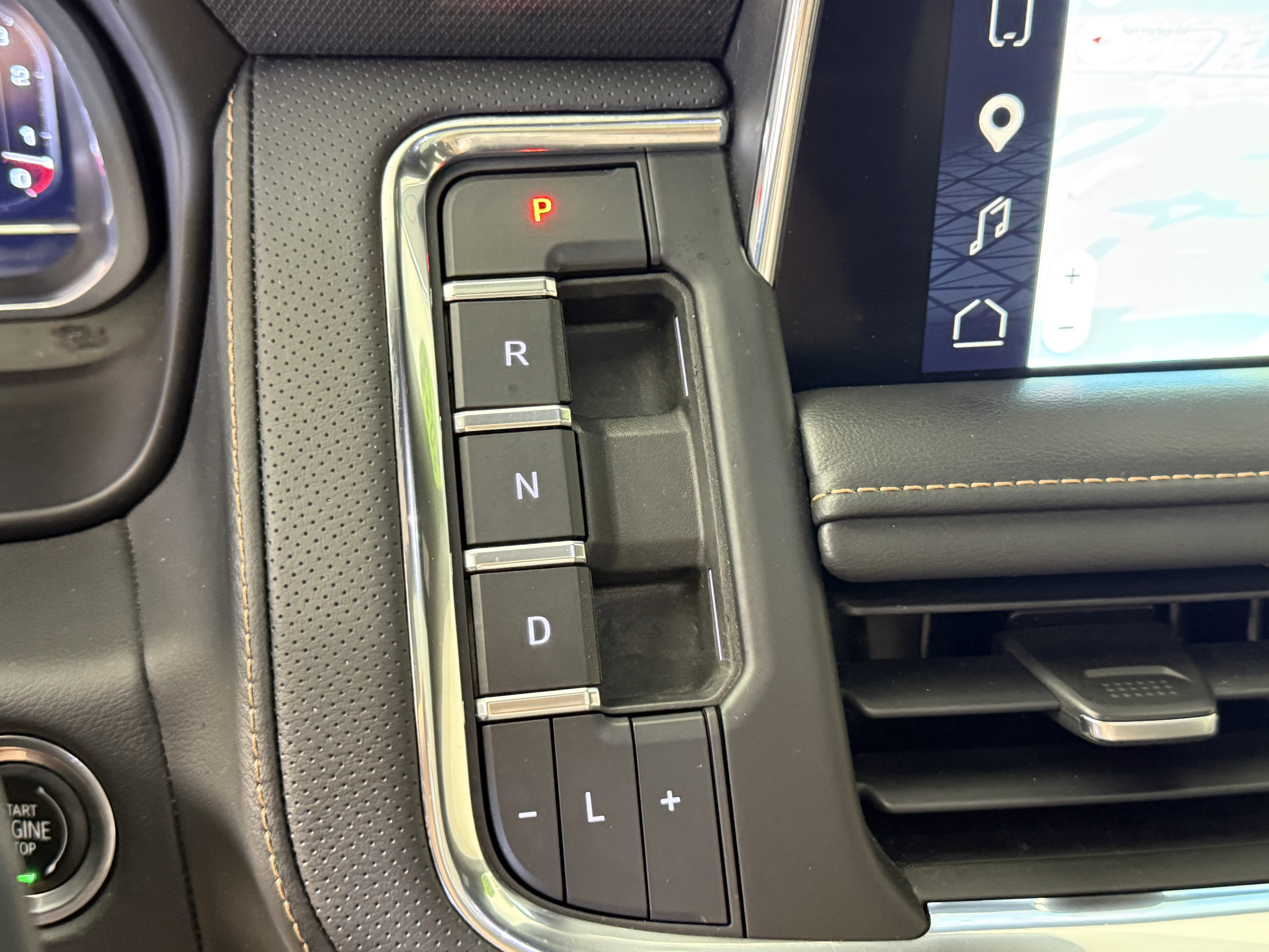 Used 2023 GMC Yukon AT4 w/ AT4 Premium Package AWD/4WD image 26