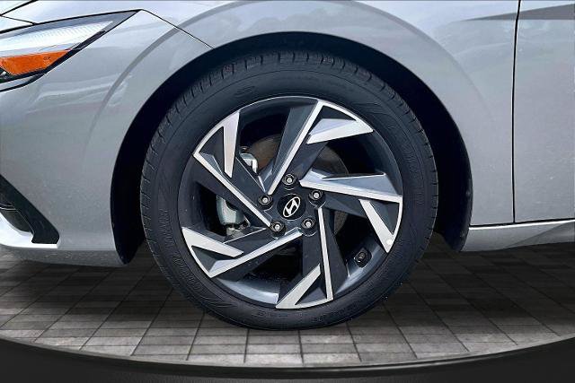 Used 2024 Hyundai Elantra Limited FWD image 9