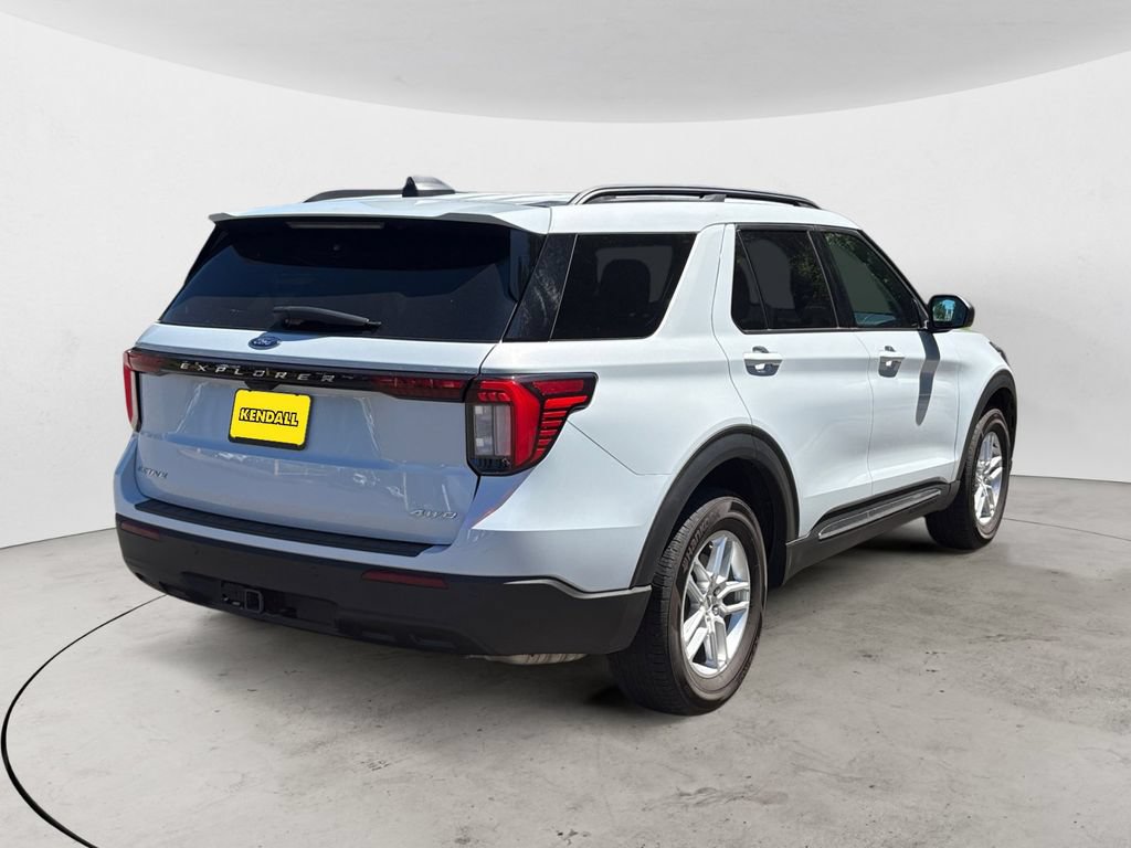 Certified 2025 Ford Explorer Active AWD/4WD image 5