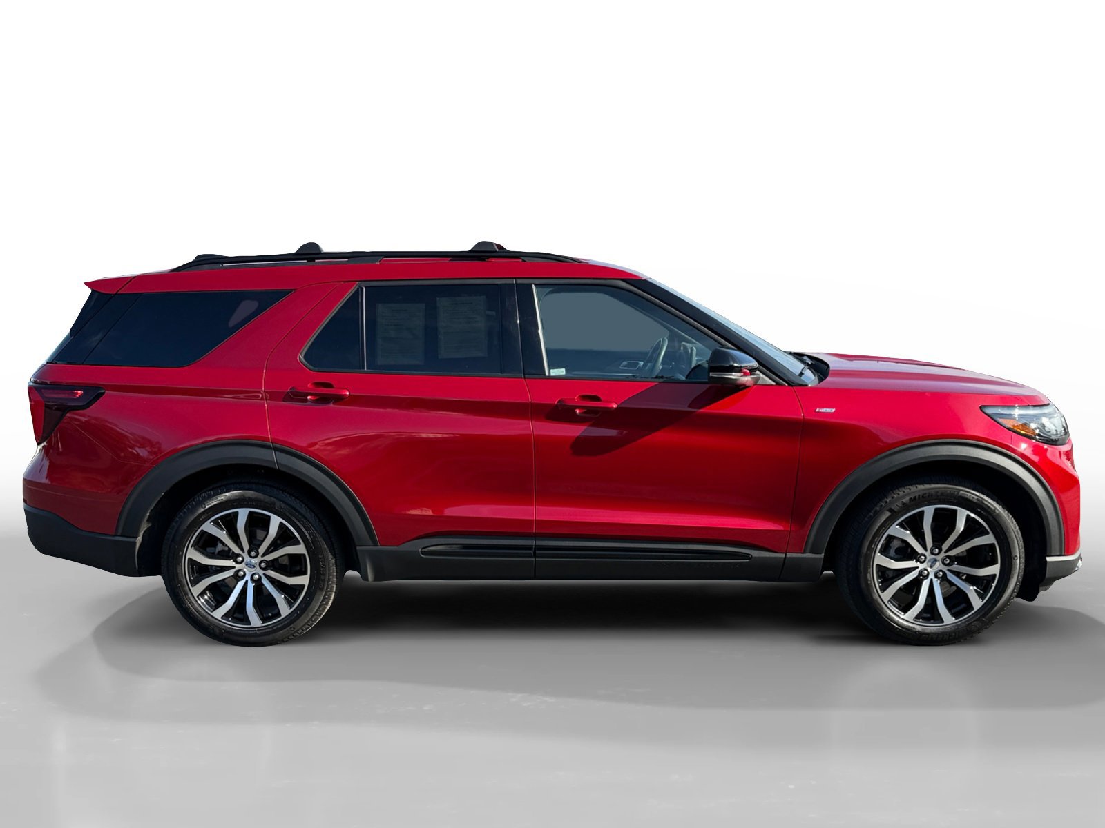 Certified 2025 Ford Explorer ST-Line image 2