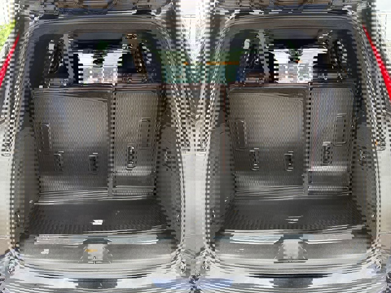 Used 2023 Cadillac Escalade Sport Platinum w/ LPO, ONYX Package image 29